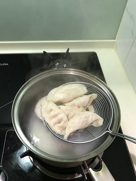 [開箱] 日日佐料 【灶市-油封香蒜酥】l 簡單料理 l 推