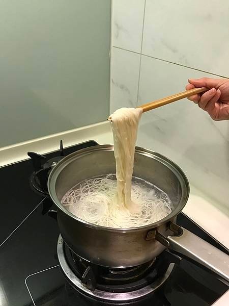[開箱] 日日佐料 【灶市-油封香蒜酥】l 簡單料理 l 推
