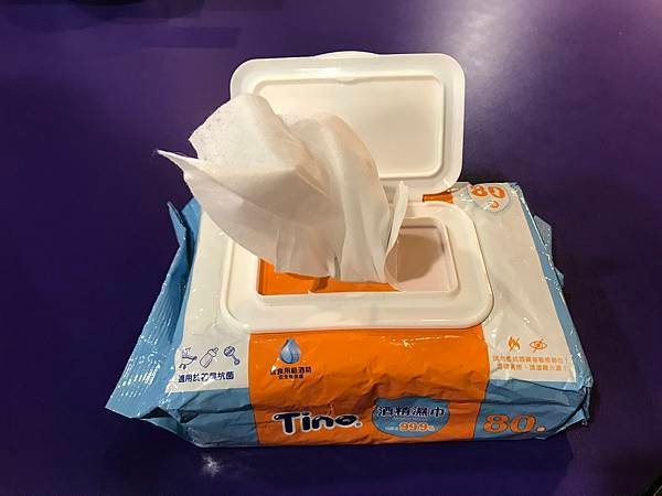 【Tino小安安酒精濕紙巾】使用心得：安心抗菌，隨時隨地清潔