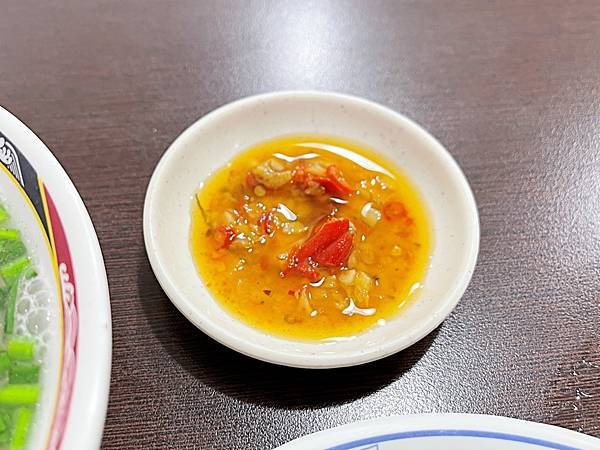 【美食】花蓮市區「大俠米糕」花蓮平價美食推薦，獨家醬汁筒仔米