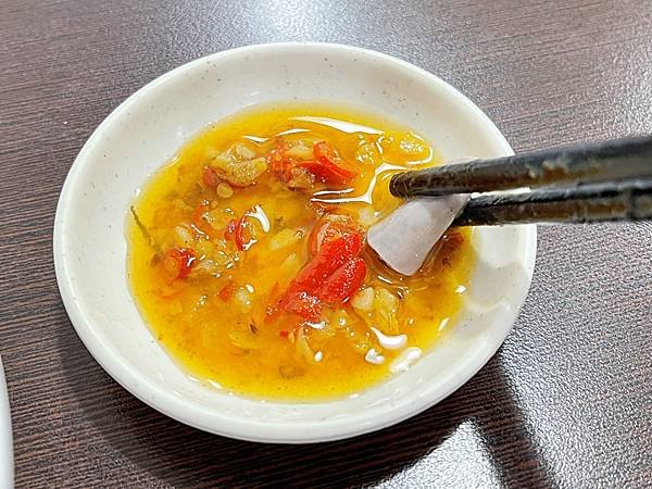 【美食】花蓮市區「大俠米糕」花蓮平價美食推薦，獨家醬汁筒仔米