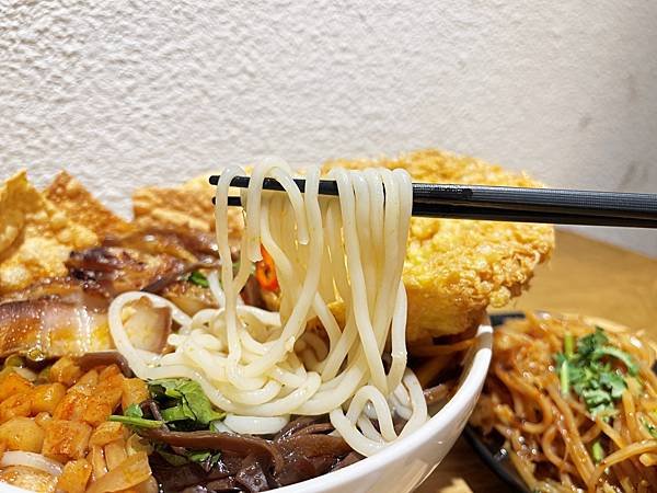 【美食】台北大安「老雜。眸螺螄粉延吉店」平價正宗柳州螺螄粉酸
