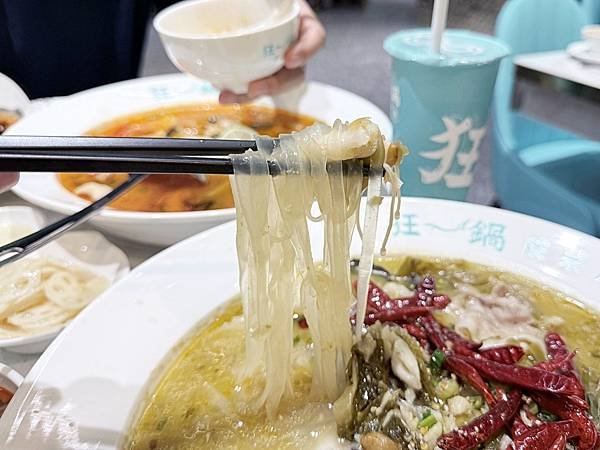 【美食】台北西門「狂一鍋酸菜魚 台北西門店」肉多多、明水然樂