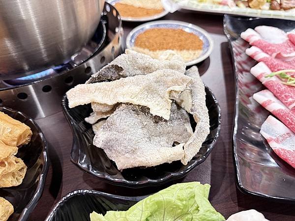【美食】桃園中壢「紅紅麻辣串串火鍋店」桃園中壢麻辣鍋/鴛鴦鍋