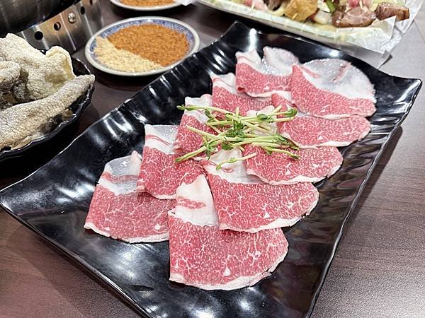 【美食】桃園中壢「紅紅麻辣串串火鍋店」桃園中壢麻辣鍋/鴛鴦鍋