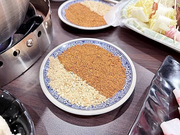 【美食】桃園中壢「紅紅麻辣串串火鍋店」桃園中壢麻辣鍋/鴛鴦鍋