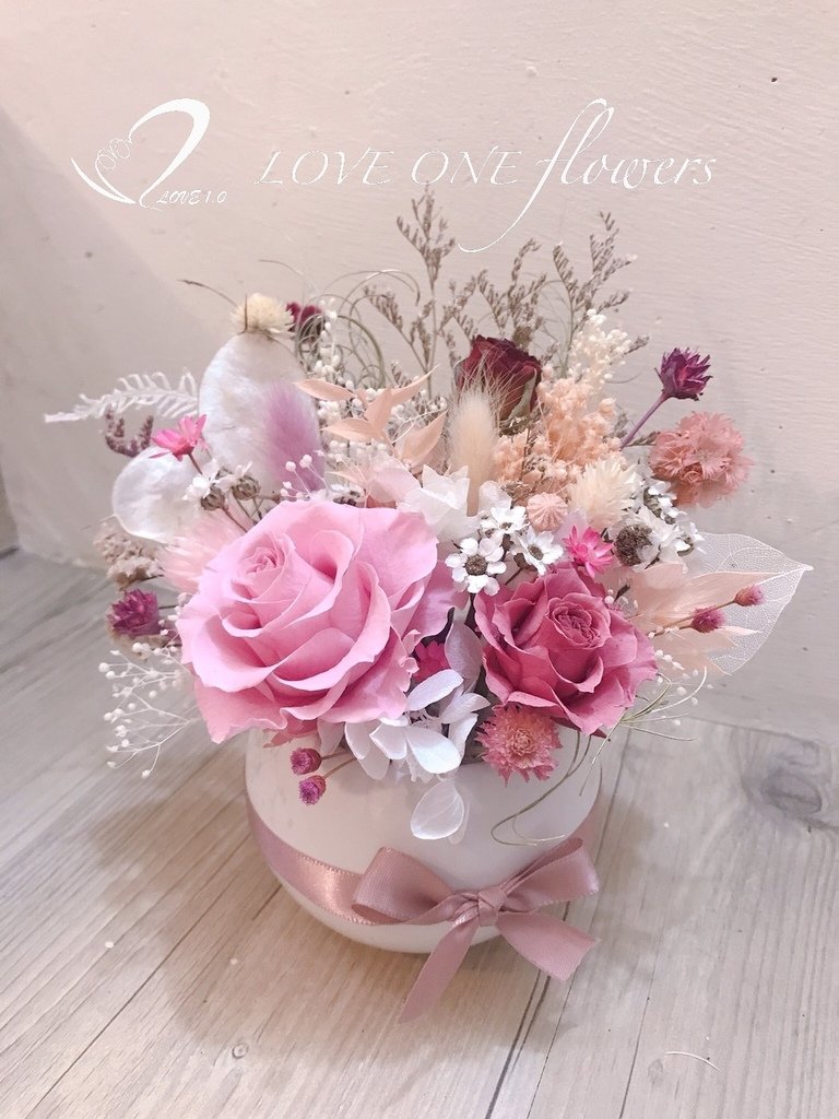 高雄花藝禮品推薦_乾燥花專賣_永生花花藝設計_高雄盆花推薦_愛意花坊.jpg