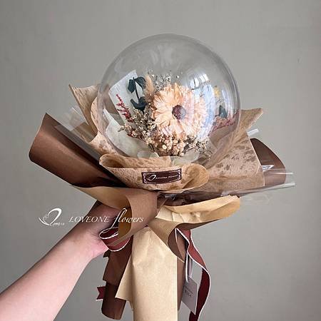 loveoneflowers_畢業花束_授袍花束_高醫附近花店_波波球-2.jpg