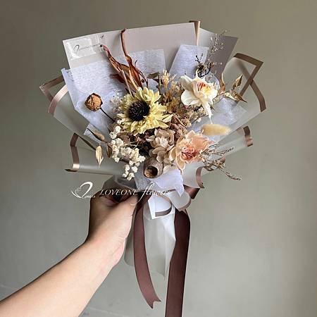 loveoneflowers_畢業花束_授袍花束_高醫附近花店-2.jpg