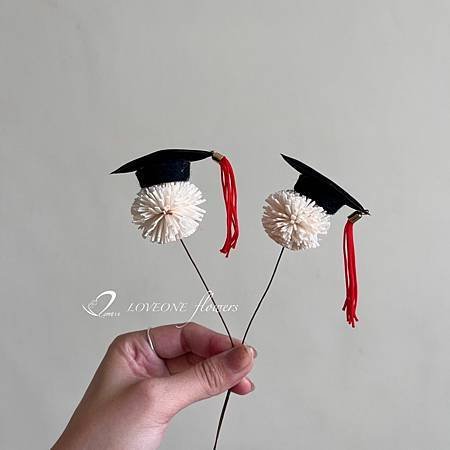 loveoneflowers_畢業花束_授袍花束_高醫附近花店-9.jpg