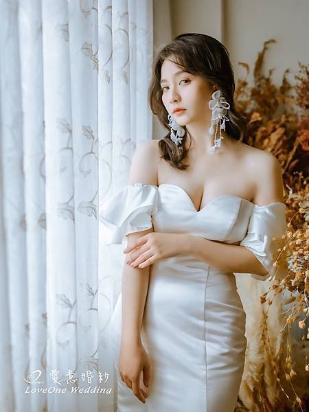 高雄婚紗推薦_租婚紗禮服_愛意婚紗 (2).jpg