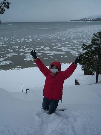 Feb172011 SLT-snowshoeing - YA!