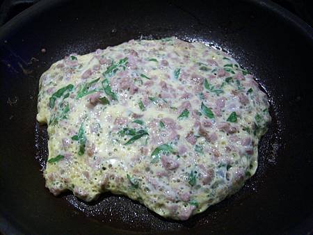 Dec112011 steak egg one side done