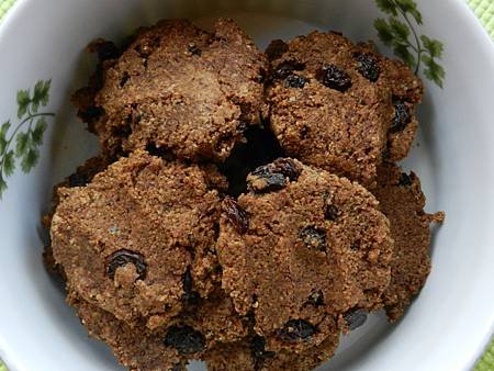 Oct112012 Flourless Cinnamon Raisin Cookies