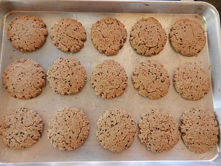 Apr192014 芝麻豆渣餅乾 (sesame seed okara cookies)