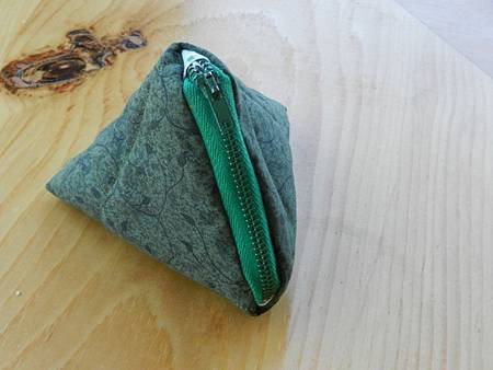 Jun012014 Triangle Coin Purse With Zipper