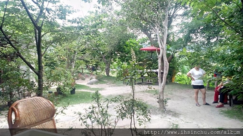 薪石窯柴燒麵包窯烤鳳梨酥庭園餐廳受到非常多網友肯定，當然也入選新竹最佳特色美食餐廳前50名