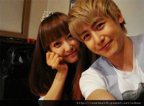 100709_victoria_nichkhun_wgm.jpg