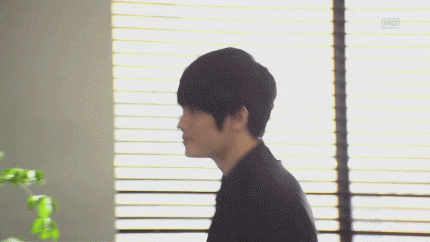 4c926185jw1djuhhr6r84g.gif