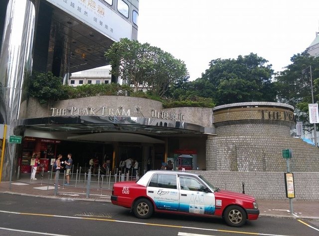 山頂纜車處 - 。 Hong Kong &amp; Macau 。