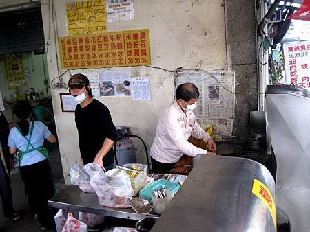 宜蘭美食-冬山火車站前米粉羹臭豆腐_3134.JPG