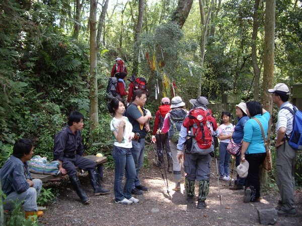 登山口到了呦!.JPG