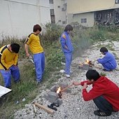 努力升火中