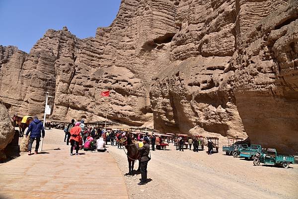 【中國甘肅省】絲路,華山12天之旅Day4:鬼斧神工、氣勢磅