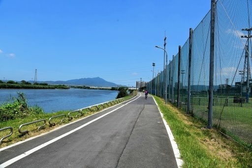 【台北市土林區】雙溪生活水岸自行車道左右岸-阿勃勒大爆開