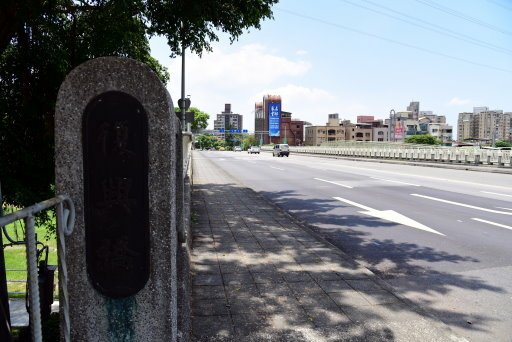 【台北市土林區】雙溪生活水岸自行車道左右岸-阿勃勒大爆開