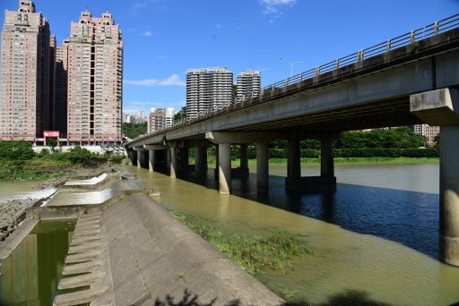 【新北市】板橋蝴蝶公園浪漫地景花海,新店陽光運動公園,碧潭風