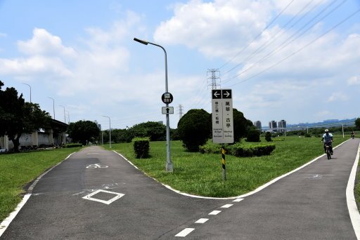 【台北市】古亭蜀葵花海,羅曼蒂克河濱公園婚紗廣場(淡水河右岸