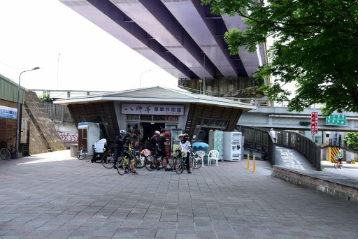 【台北市】古亭蜀葵花海,羅曼蒂克河濱公園婚紗廣場(淡水河右岸