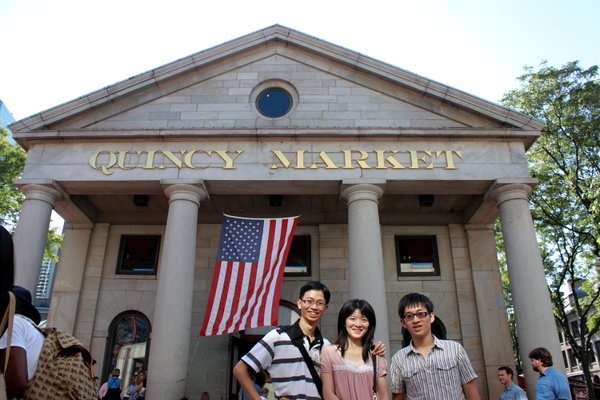 Quincy Market_with delicious clam cheddar, lobster roll &amp; many many other stuffs