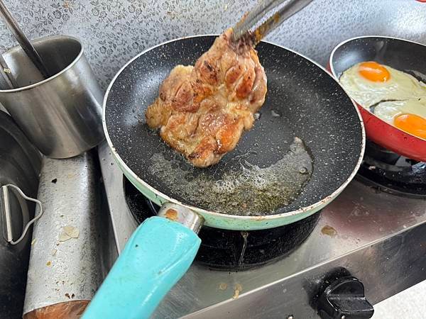 [美食] 新埔捷運4號出口_貳老碳烤吐司_早午餐、下午茶新選