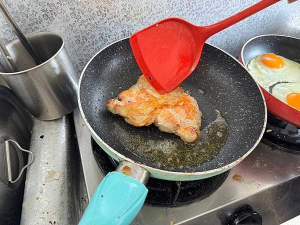 [美食] 新埔捷運4號出口_貳老碳烤吐司_早午餐、下午茶新選