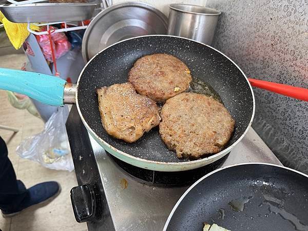 [美食] 新埔捷運4號出口_貳老碳烤吐司_早午餐、下午茶新選