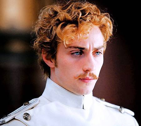 Aaron-Taylor-Johnson-640x574.jpg