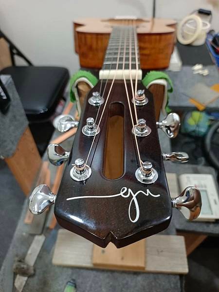 handmade guitar  客製上下弦枕