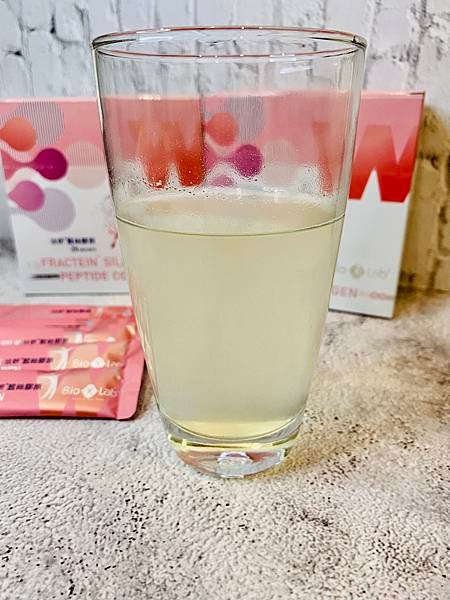 16膠白蛋白配開水.jpg