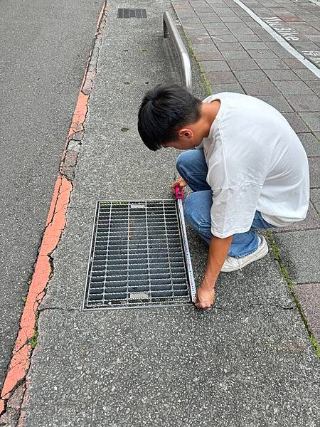 水溝駐樂寶蛾蚋投藥.JPG