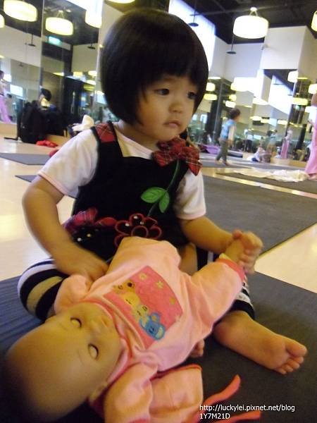 1Y7M21D baby yoga.JPG