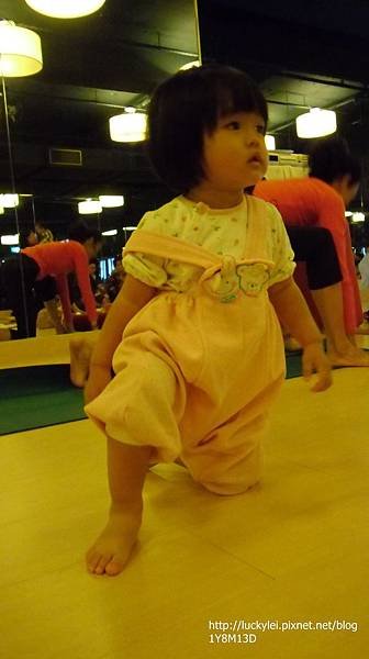 1Y8M13D yoga4.JPG