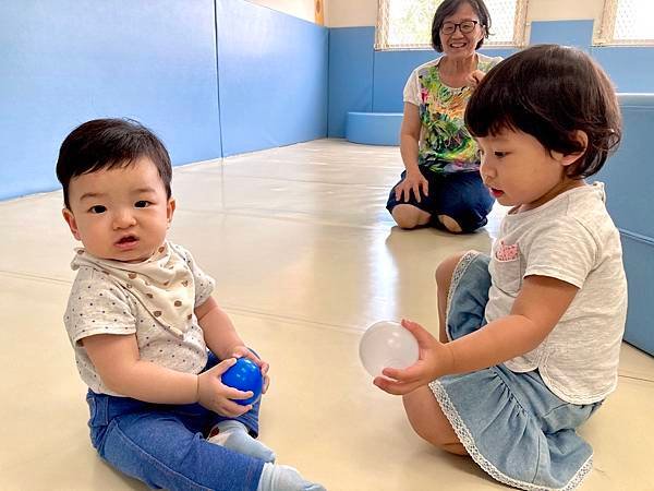 一起去親子館放風