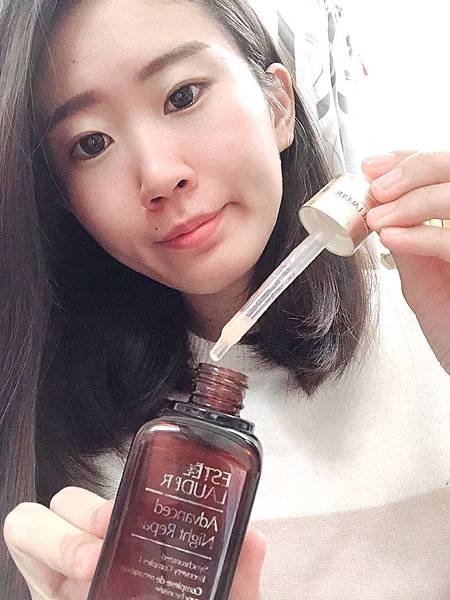 【保養分享】專櫃精華液明星商品大PK。蘭蔻小黑瓶和雅詩蘭黛小