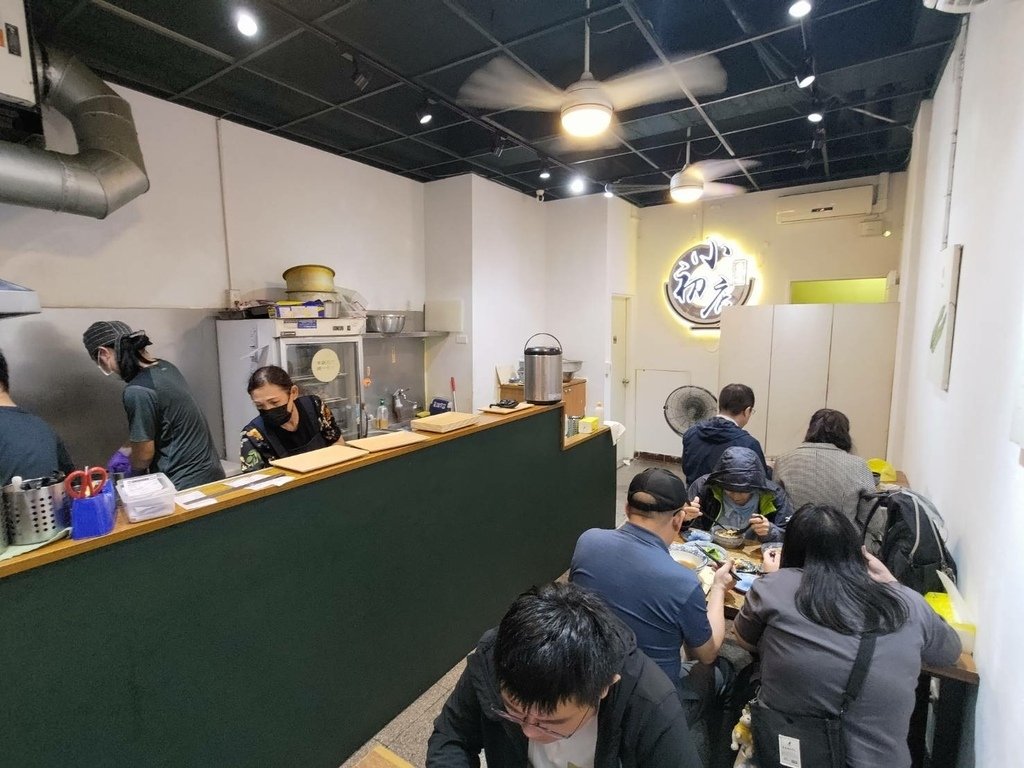 【台中南屯】小初店│台中米其林必比登推薦美食，滷肉飯跟牛肉麵