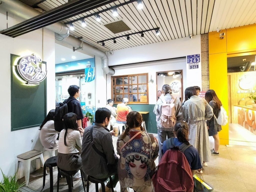 【台中南屯】小初店│台中米其林必比登推薦美食，滷肉飯跟牛肉麵