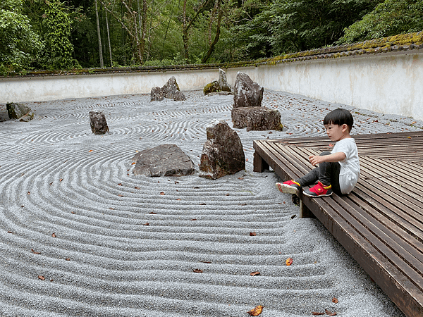 【親子旅遊】宜蘭明池山莊一泊一食：此生必去仙境夢幻湖（含小木