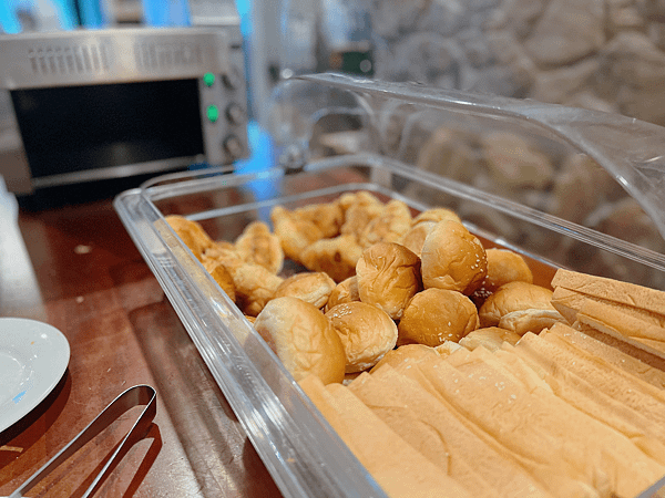 【宜蘭住宿】紫森林三富休閒農場～溪水抓蝦、餵食魚鴨、夜間生態