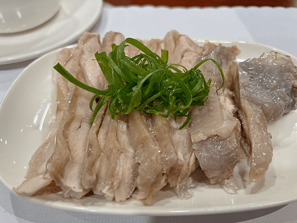 【宜蘭住宿】紫森林三富休閒農場～溪水抓蝦、餵食魚鴨、夜間生態